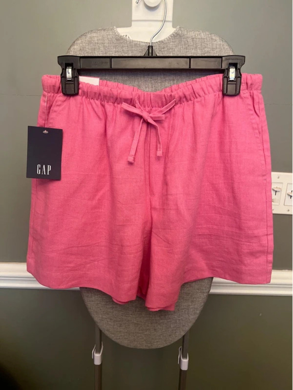 NWT Gap size S women’s linen pull on shorts